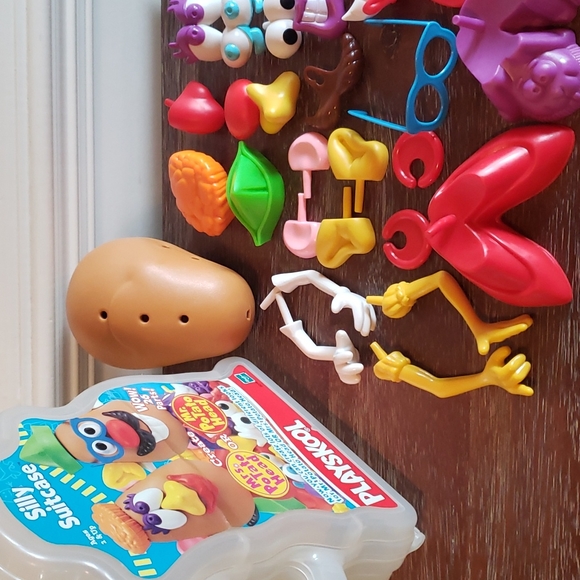 2XHP💖 Vnt Playskool Mr. or Mrs Potato Head Silly Suitcase 26 Pc Complete Hasbro - Picture 10 of 10